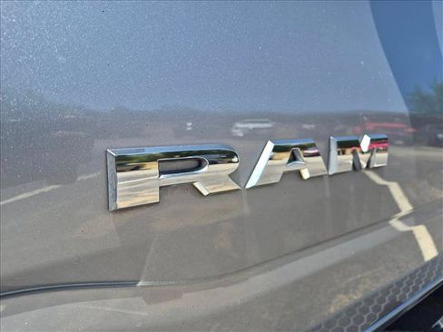 Used 2022 RAM 1500 Laramie AWD/4WD image 11