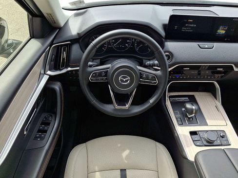 Certified 2026 MAZDA CX-70 3.3 Turbo w/ Preferred Package AWD/4WD image 12