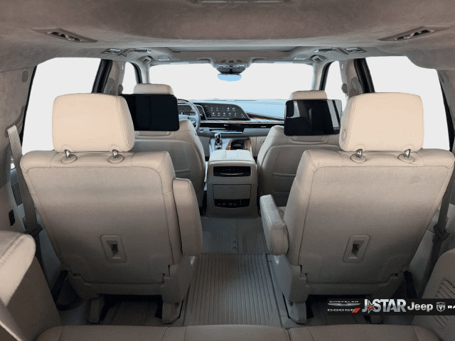 Used 2024 Cadillac Escalade ESV Sport Platinum w/ LPO, ONYX Package AWD/4WD image 30