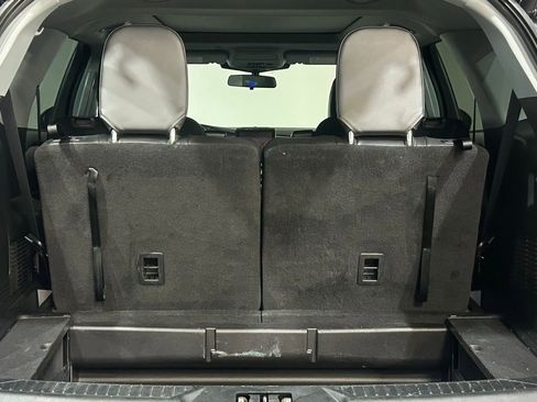 Used 2022 Ford Explorer XLT w/ Equipment Group 202A AWD/4WD image 41