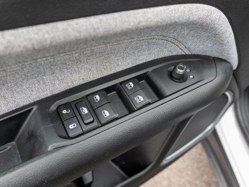 Used 2022 Jeep Compass Latitude AWD/4WD image 19