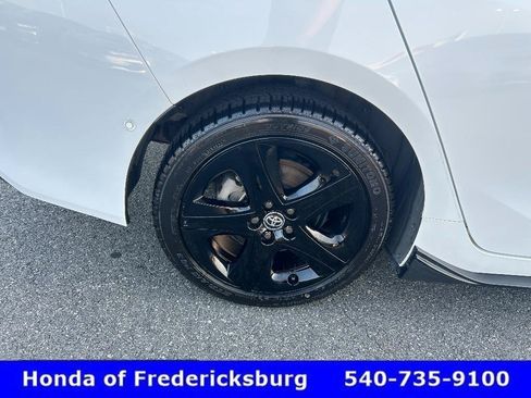 Used 2022 Toyota Prius FWD image 32