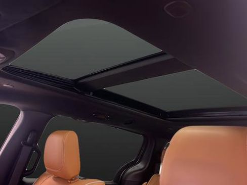 Used 2023 Chrysler Pacifica Pinnacle FWD image 13