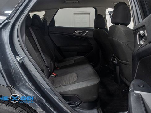 Used 2024 Kia Sportage LX image 35