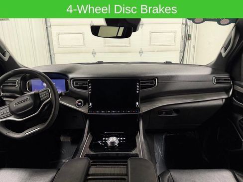 Used 2024 Jeep Wagoneer L Series II w/ Flexible Seating Group AWD/4WD image 17