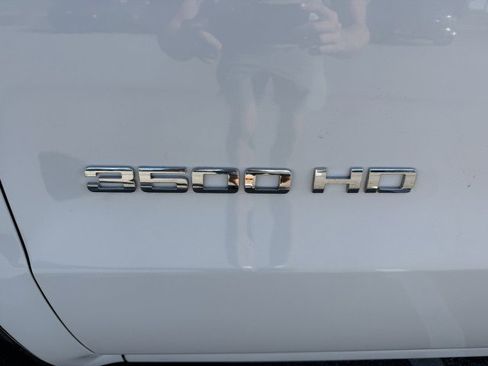 Used 2019 GMC Sierra 3500 4x4 Crew Cab w/ Sierra Convenience Package image 14