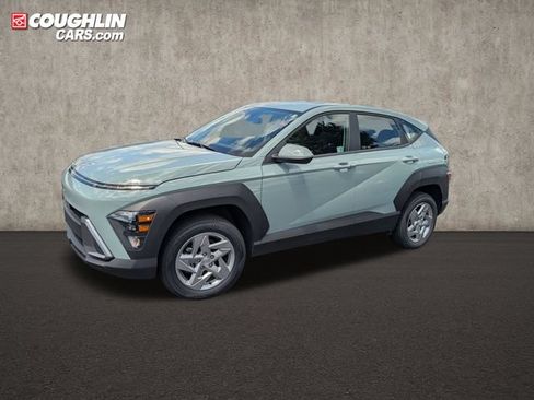 Certified 2025 Hyundai Kona SE AWD/4WD image 4