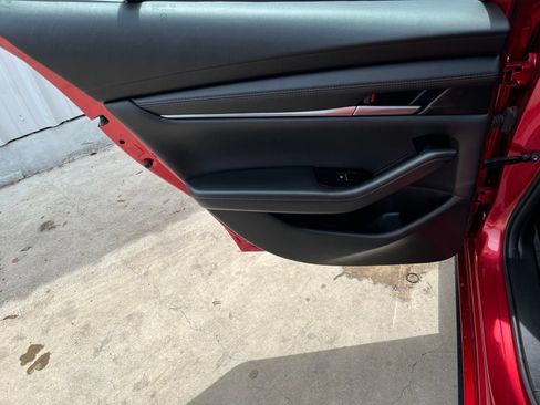 Used 2024 MAZDA MAZDA3 s FWD image 12