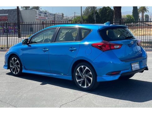 Used 2017 Toyota Corolla iM w/ Carpet Mat Package image 4