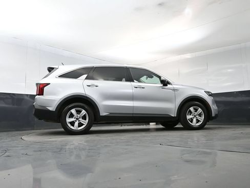 Certified 2022 Kia Sorento LX FWD image 24