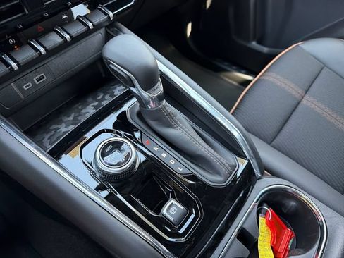 New 2026 GMC Canyon AT4 AWD/4WD image 15