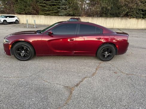 Used 2020 Dodge Charger SXT w/ Leather Interior Group image 3