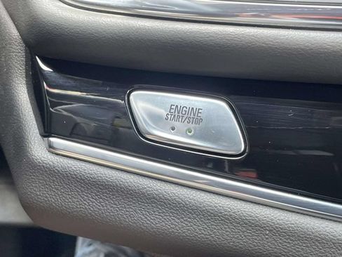 Certified 2024 Buick Enclave Avenir FWD image 30