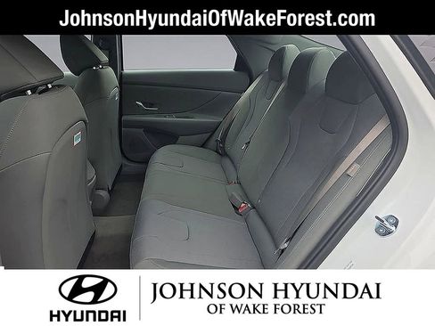 New 2026 Hyundai Elantra SE FWD image 25