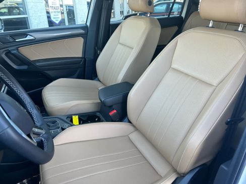 Used 2023 Volkswagen Tiguan SE image 13