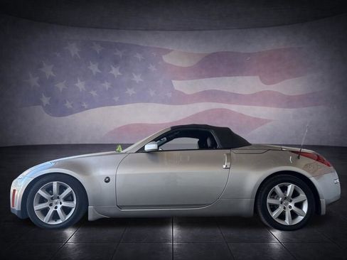 Used 2004 Nissan 350Z Touring RWD image 2