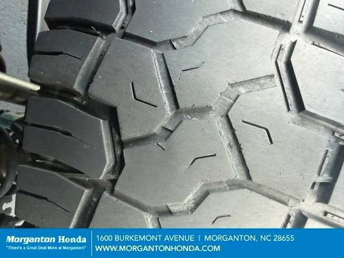 Used 2018 Jeep Wrangler Unlimited Sahara AWD/4WD image 8