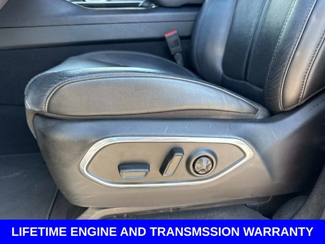 Used 2024 Jeep Wagoneer L Series II RWD image 22