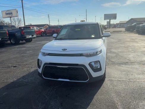 Used 2020 Kia Soul LX image 3