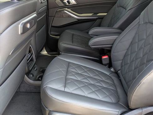 Used 2026 BMW X7 xDrive40i image 17