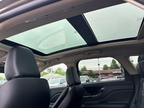 Used 2025 Lincoln Corsair Reserve w/ Jet Appearance Package image 48