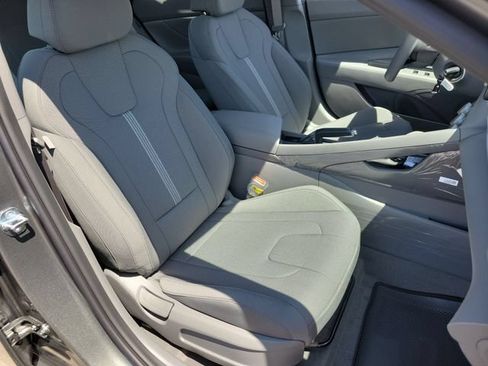 New 2026 Hyundai Elantra SE FWD image 22