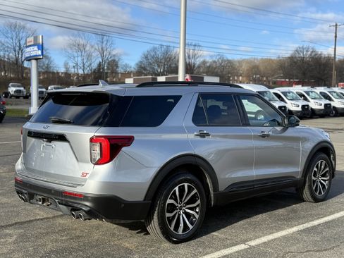 Certified 2020 Ford Explorer ST image 2