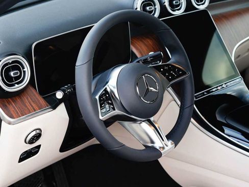 Used 2026 Mercedes-Benz GLC 300 4MATIC image 15