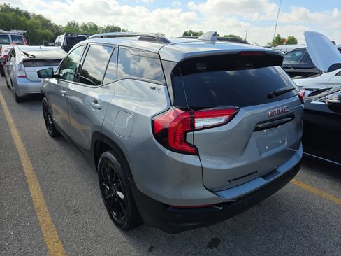 Used 2024 GMC Terrain SLT w/ Tech Package FWD image 7