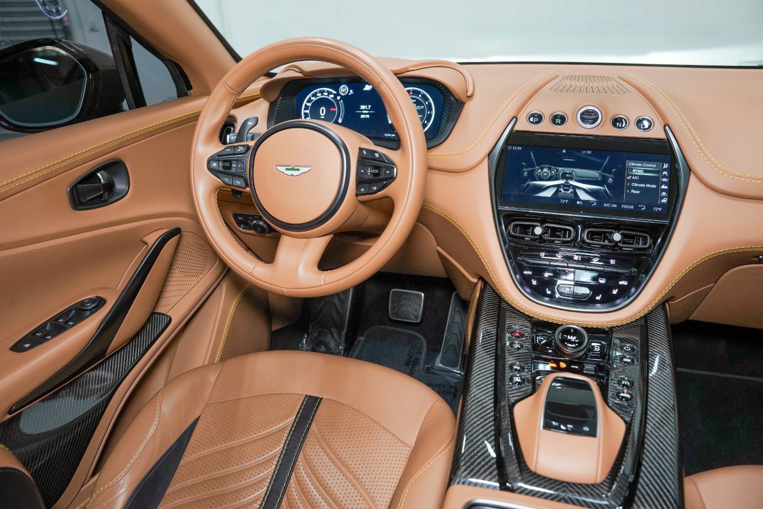 Used 2023 Aston Martin DBX 707 AWD/4WD image 42