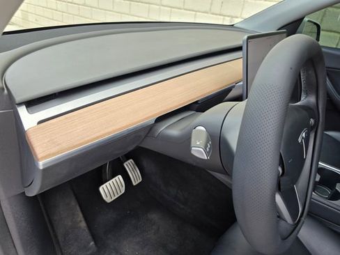 Used 2022 Tesla Model Y Performance AWD/4WD image 18