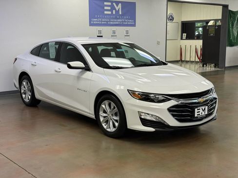 Used 2022 Chevrolet Malibu LT FWD image 2