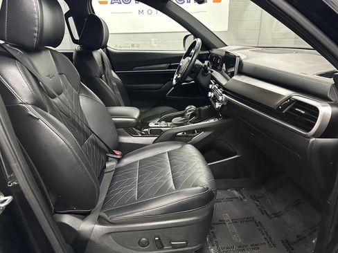 Used 2025 Kia Telluride AWD image 20