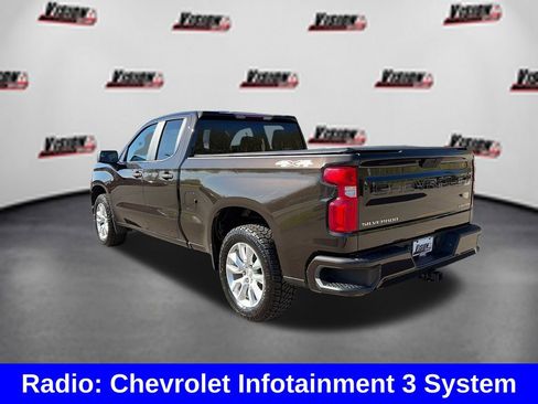 Used 2020 Chevrolet Silverado 1500 Custom w/ Custom Value Package AWD/4WD image 8