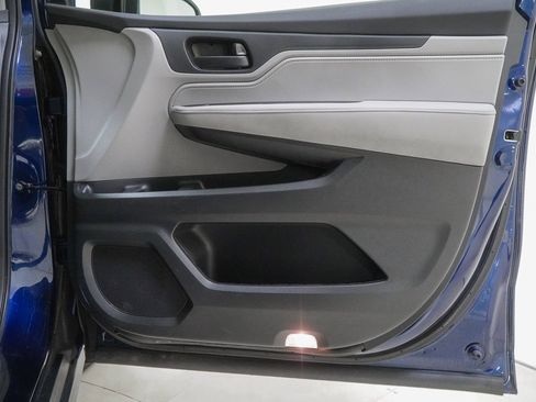 Used 2023 Honda Odyssey EX-L image 39