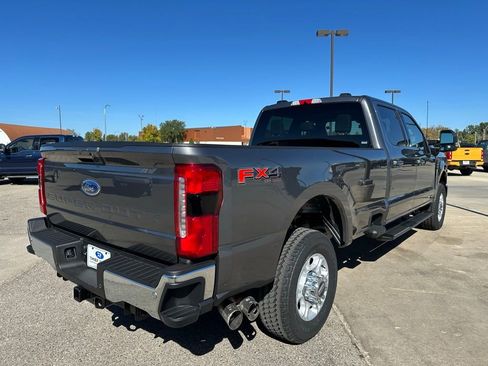 New 2026 Ford F350 XLT w/ XLT Premium Package AWD/4WD image 5