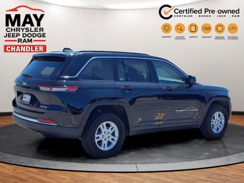 Used 2024 Jeep Grand Cherokee Laredo w/ Trailer Tow Package AWD/4WD image 18