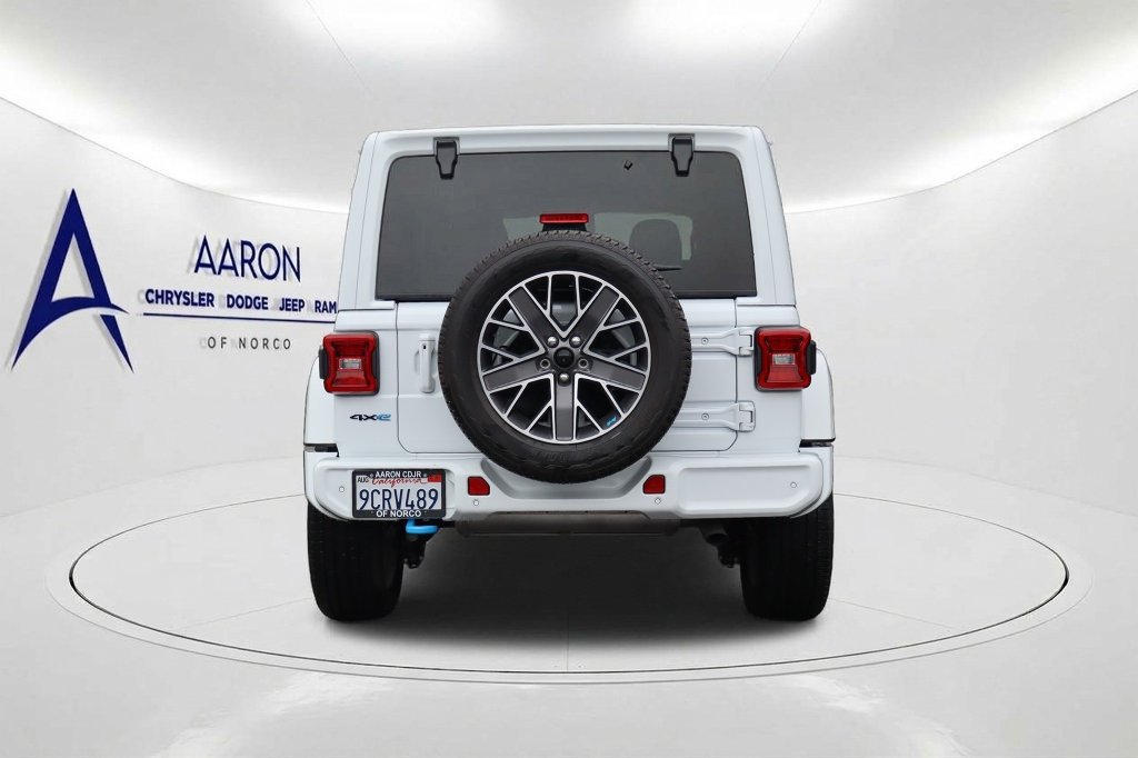 Used 2022 Jeep Wrangler Unlimited Sahara AWD/4WD image 5