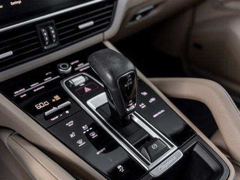 Certified 2023 Porsche Cayenne Platinum Edition AWD/4WD image 31