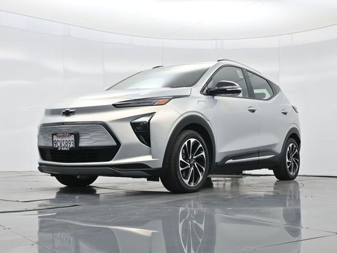 Used 2023 Chevrolet Bolt EUV Premier image 44