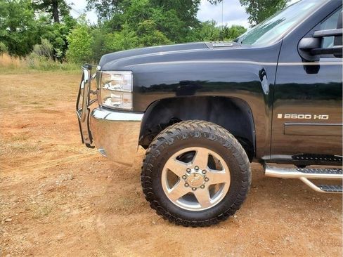 Used 2007 Chevrolet Silverado 2500 LTZ w/ Safety Package AWD/4WD image 3