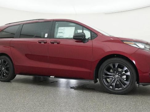 New 2026 Toyota Sienna XSE FWD image 28