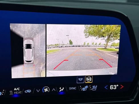 Used 2024 Chevrolet Equinox EV RS FWD image 22