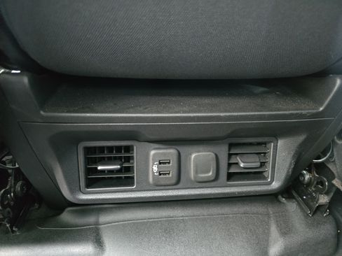 Used 2021 GMC Sierra 1500 SLE AWD/4WD image 16