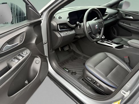 Used 2025 Buick Envista Sport Touring w/ Convenience I Package FWD image 16