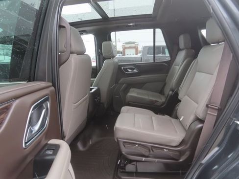 Used 2022 Chevrolet Tahoe LT w/ Luxury Package AWD/4WD image 22