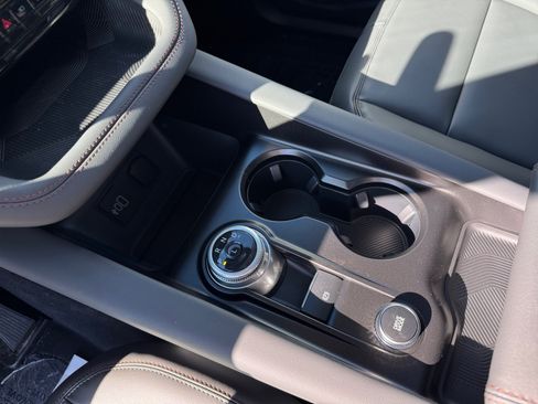 New 2026 Ford Explorer Active w/ Active Comfort Package image 14