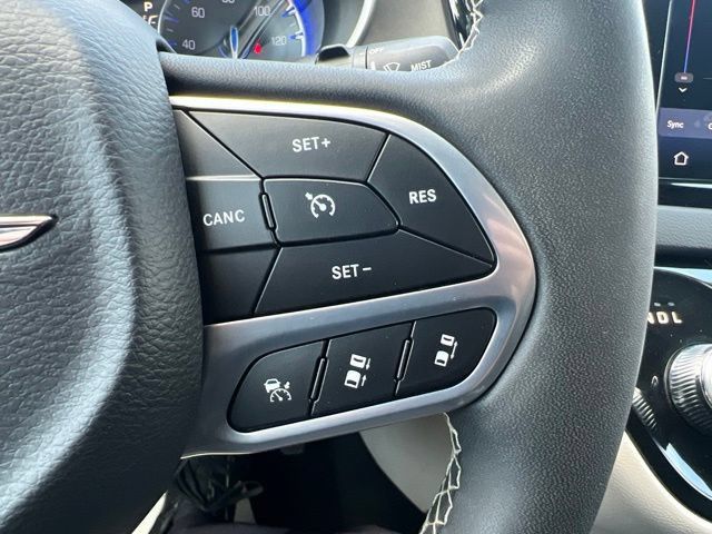 Certified 2023 Chrysler Pacifica Touring-L FWD image 22