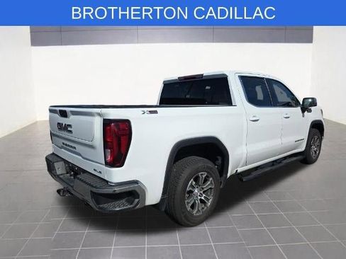 Used 2022 GMC Sierra 1500 SLE w/ X31 Off-Road Package AWD/4WD image 4
