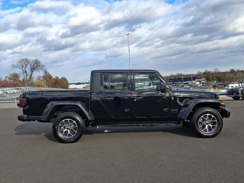 Certified 2024 Jeep Gladiator Sport image 7